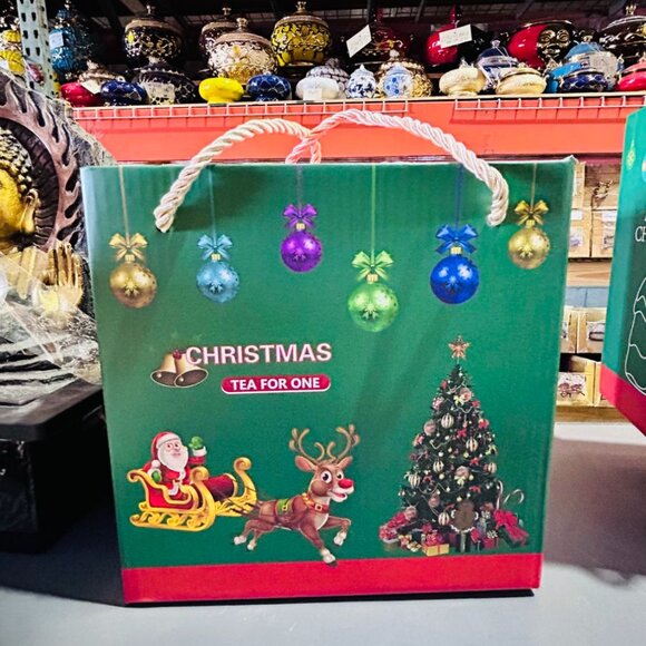 Christmas Tea Set With Teapot & Two Cups - Santa Claus Design Ceramic With Gold - Picture 8 of 11